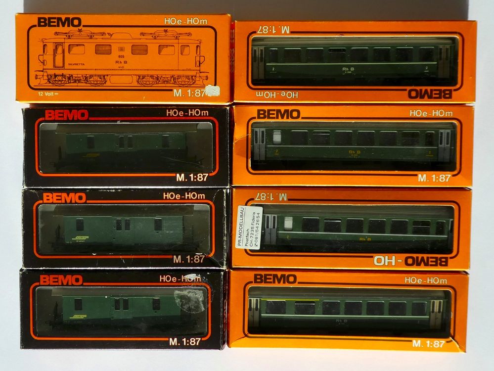 Bemo H0m; Set grün und Chrom; 1 Lokomotive, 7 Wagen in grün (Defekt) in ...