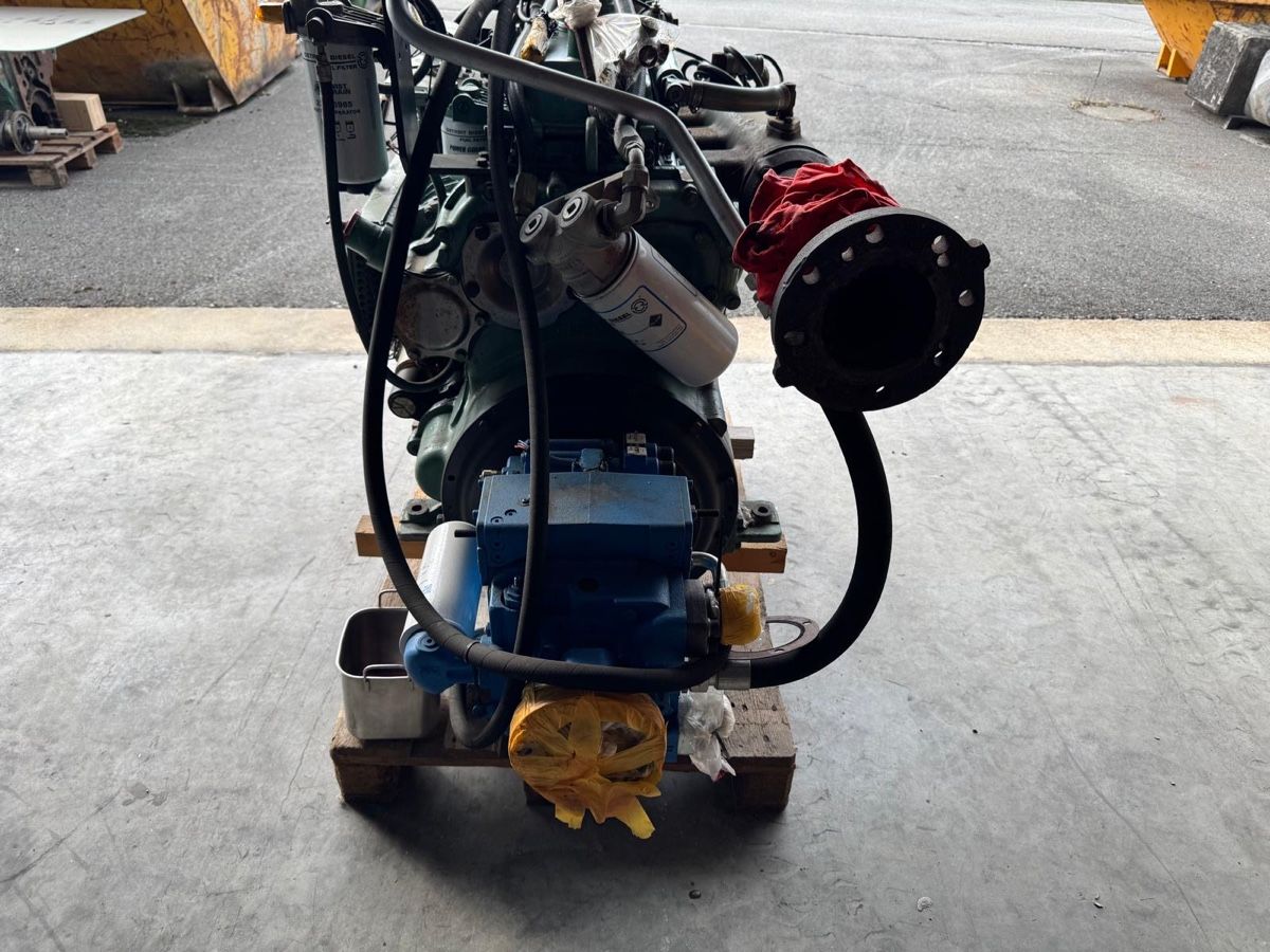 Motoren: Schiffsdieselmotor mit Hydraulikmodul – Gebraucht aus Port von kutkel 3