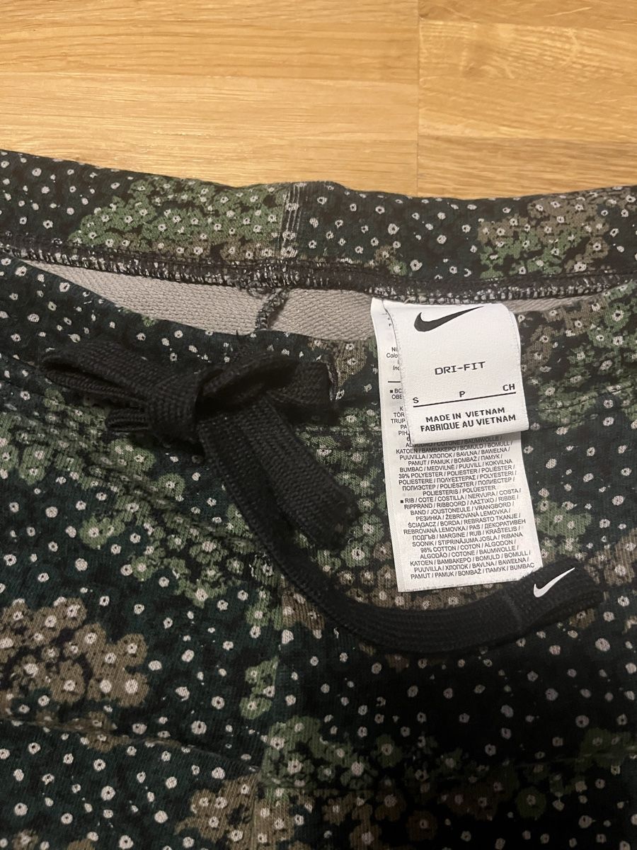 Nike Pantaloni: Nike Sporthose 7/8 – Usato da Zollikerberg venduto da LLV 2