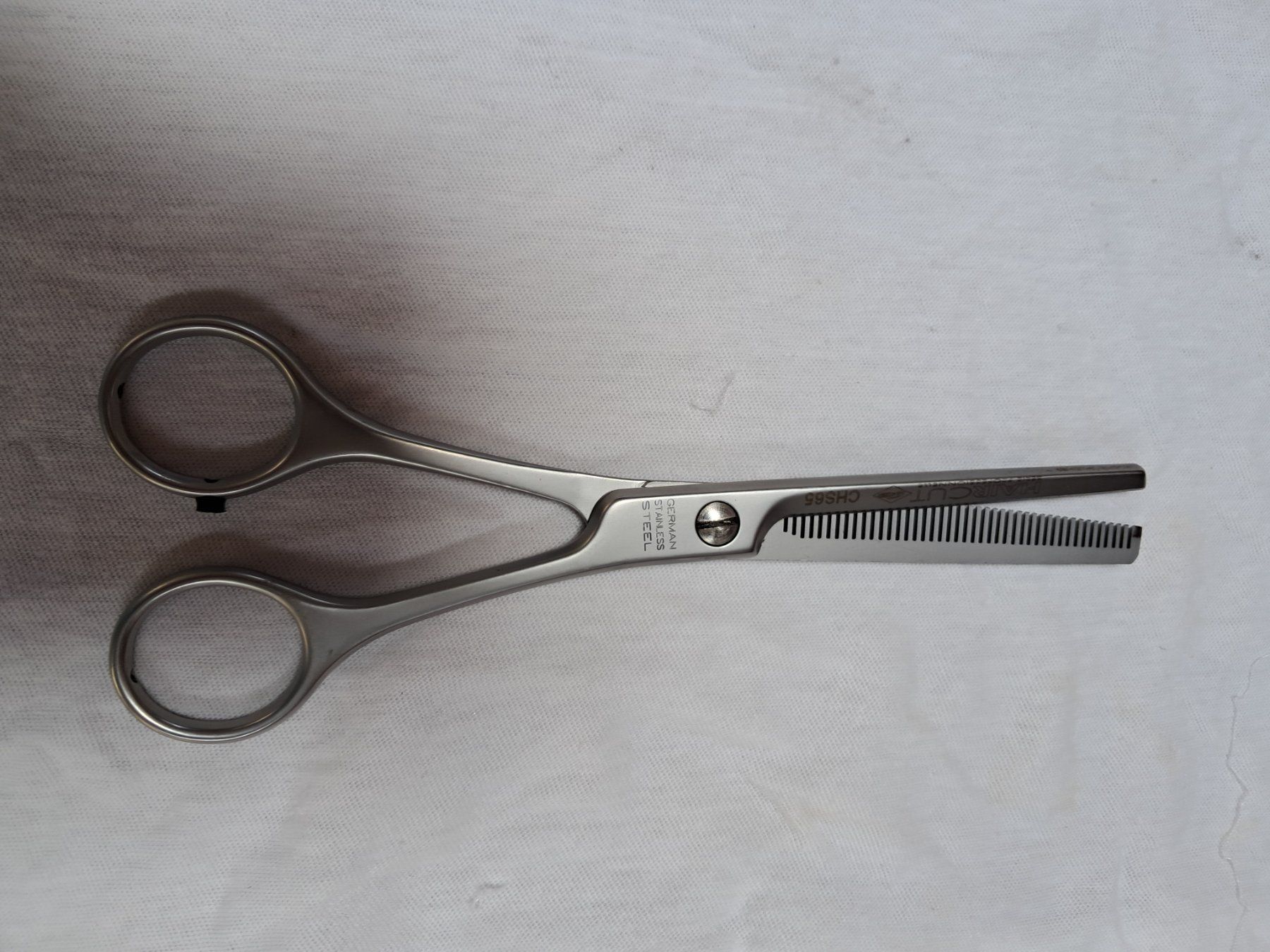 Coupe: Ciseaux a effiler – D'occasion à moutier par Dupont50