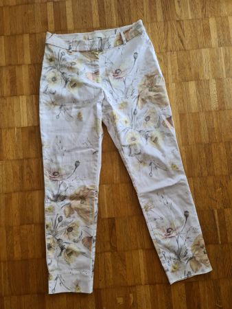 Damen Hose Blumenmuster hell Gr 40 neuwertig