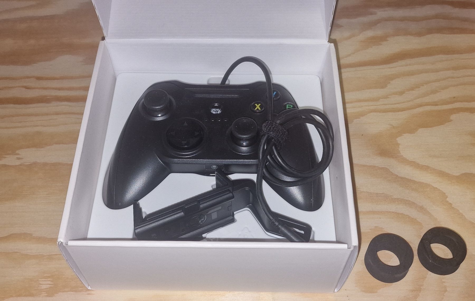Controller: IPhone Gaming Controller mit Kabel und Halterung – Usato da Pfäffikon ZH venduto da AnimOwO