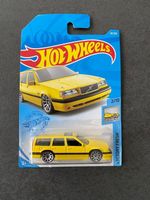Hot Wheels Volvo 850 Estate jaune