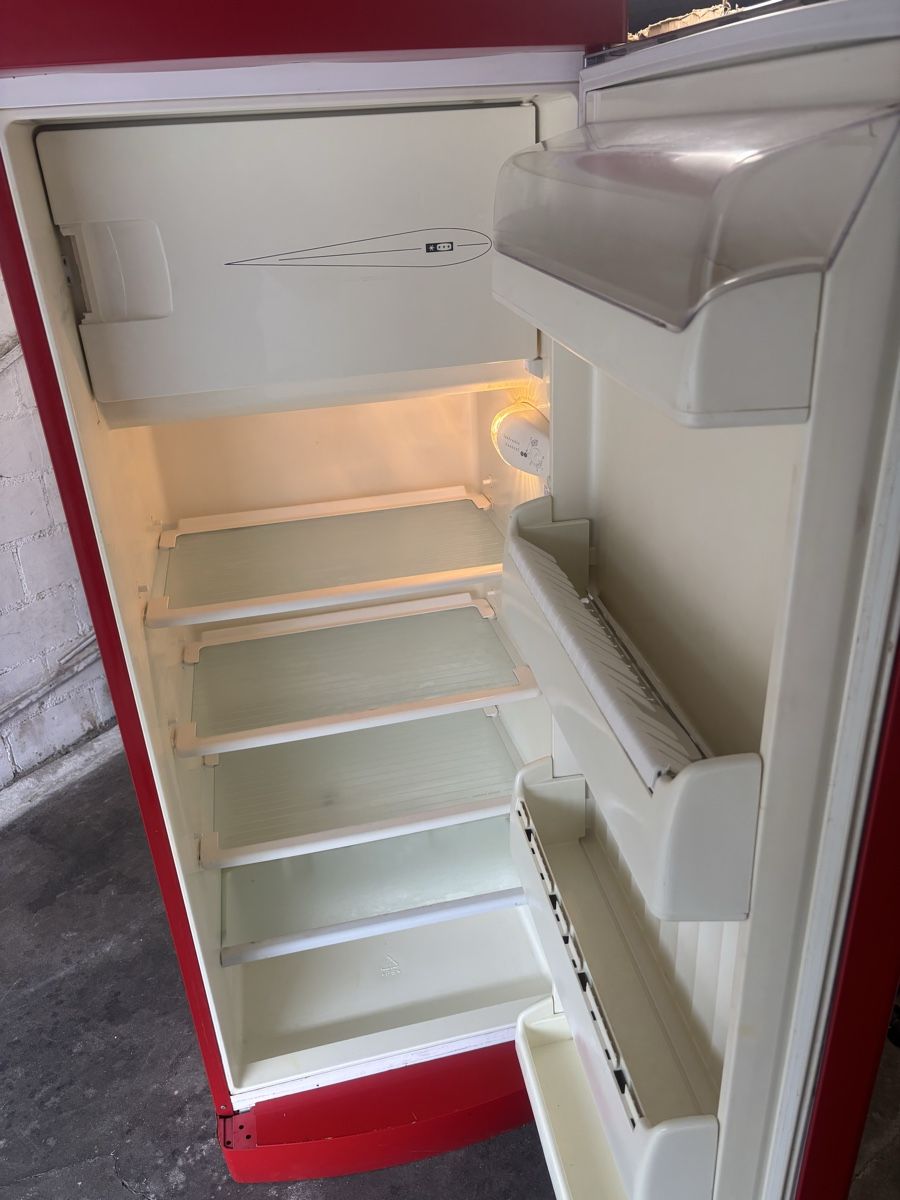 Frigoriferi: Kühlschrank mit Gefrierfach – Usato da Gränichen venduto da R.7 6