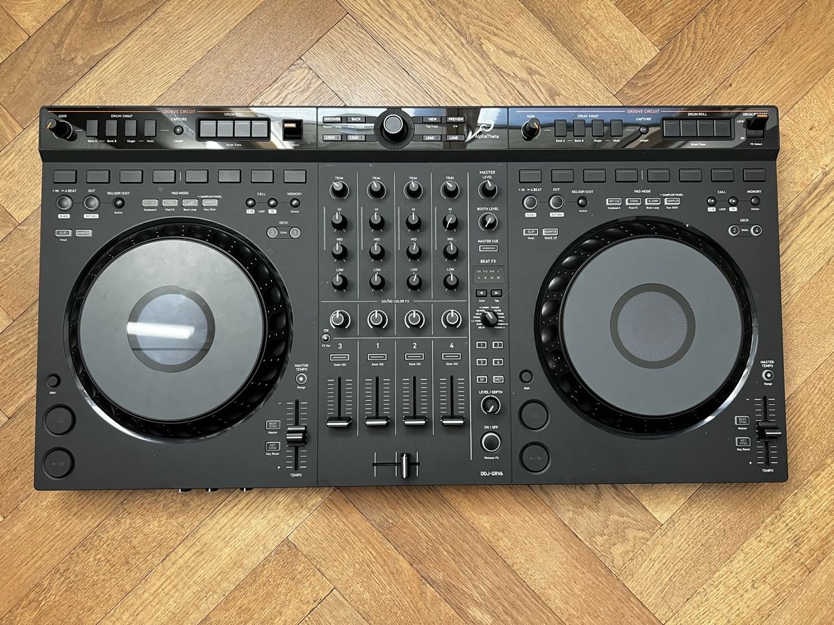 Pioneer Platines de mixage: Alphateta DDJ GRV6 + Decksaver – Neuf (Voir description) à Fribourg par cle_8t89