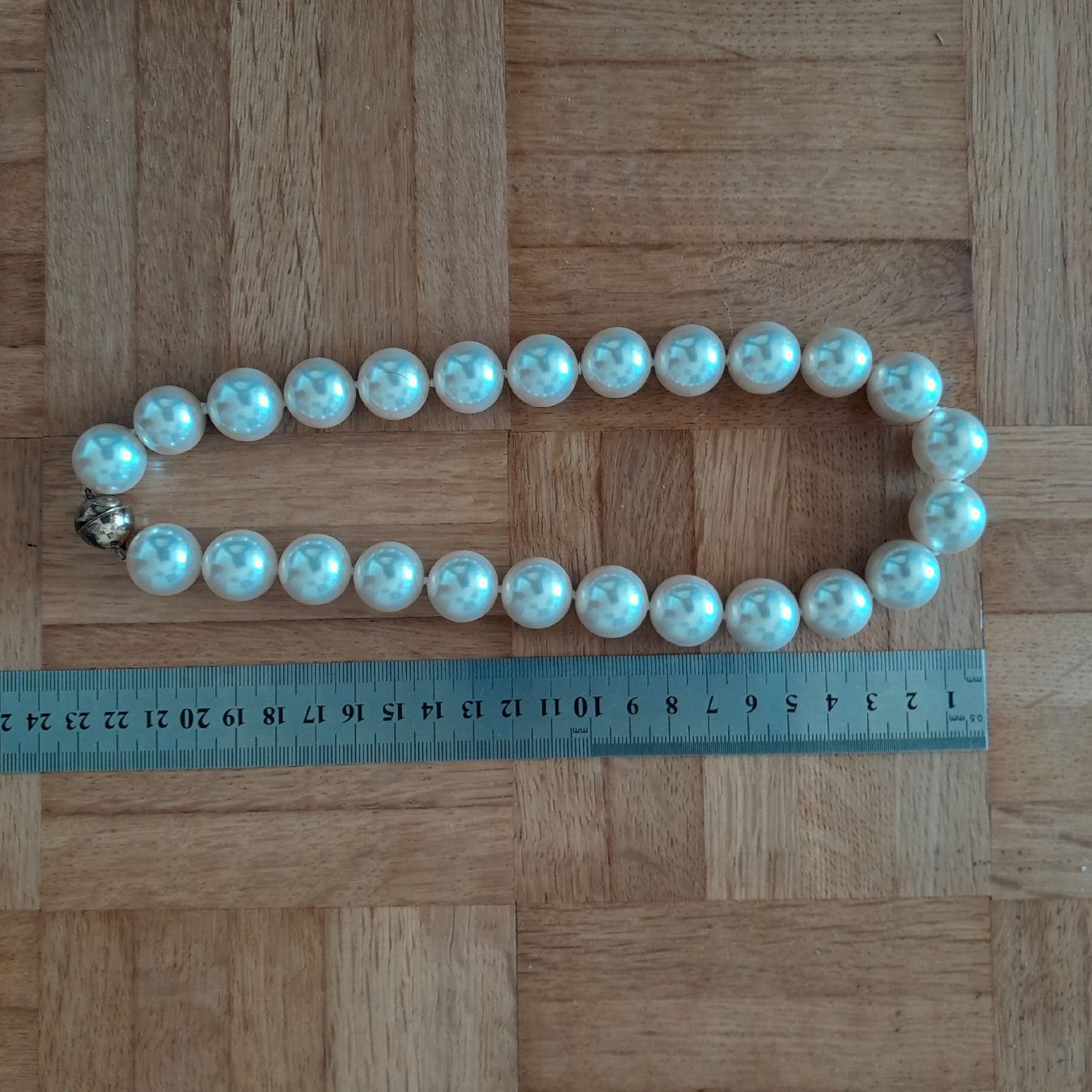 Ketten: Perlenkette Modeschmuck, mit Magnetverschluss – Gebraucht aus Knutwil von Kompex 1