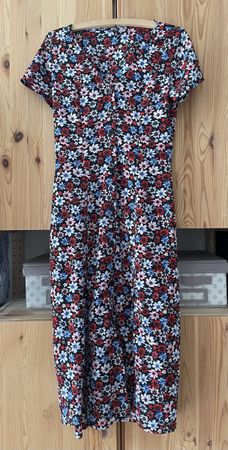 Blumiges Sommerkleid (midi)