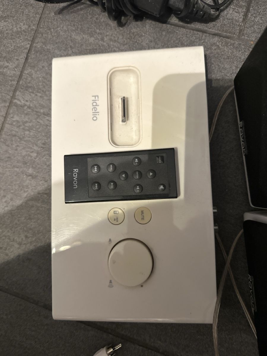 Docking station: Ravon Lautsprecher Dockingstation Netzteil weiss ge – Usato da Neuenhof venduto da Rocadee 1