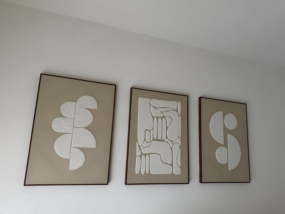 Tableaux: Lot de 3 Tableaux Décoratifs Abstraits Beige Blanc – D'occasion à Crissier par kar_9kkj