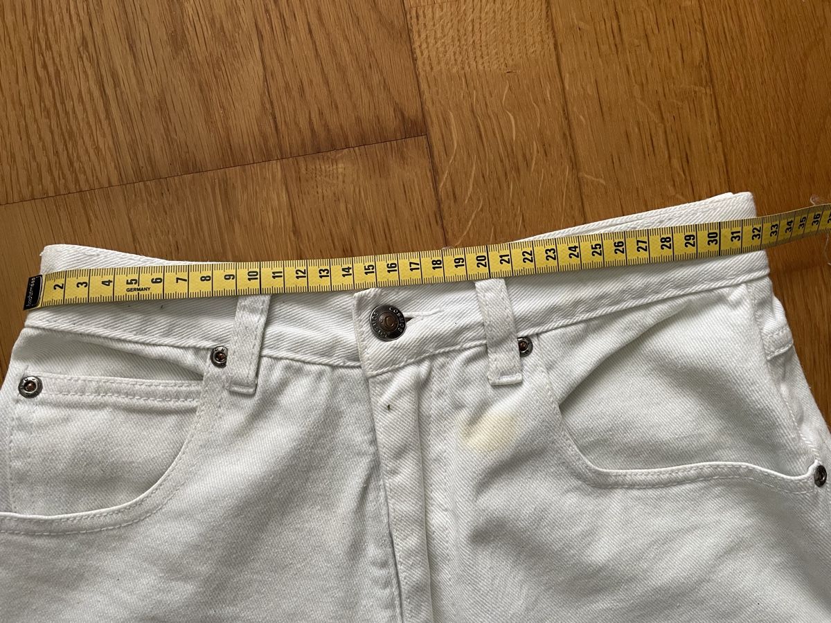 Pantaloni: Jeans Shorts Gr. 36 – Usato da Zürich venduto da silab69 3