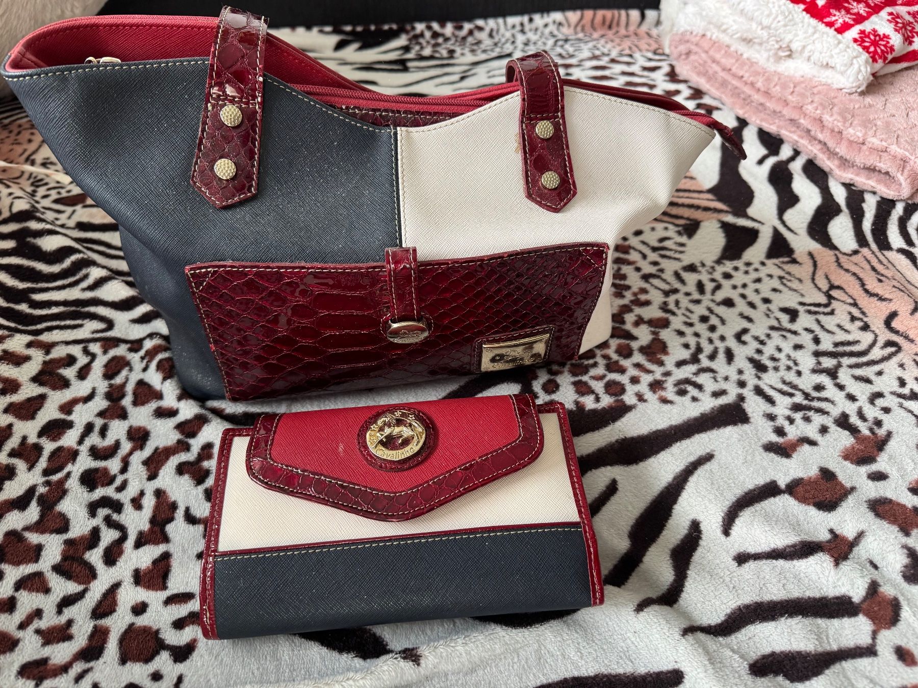 Borse da donna: Sac à main et porte monnaie cavalinho – Usato da Vuadens venduto da hoc_fd5p