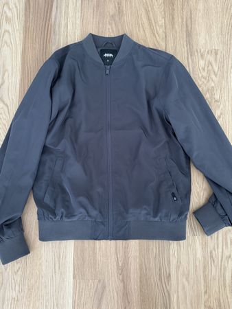 Burton Menswear Bomberjacke Grösse M, perfekt für Frühling/H