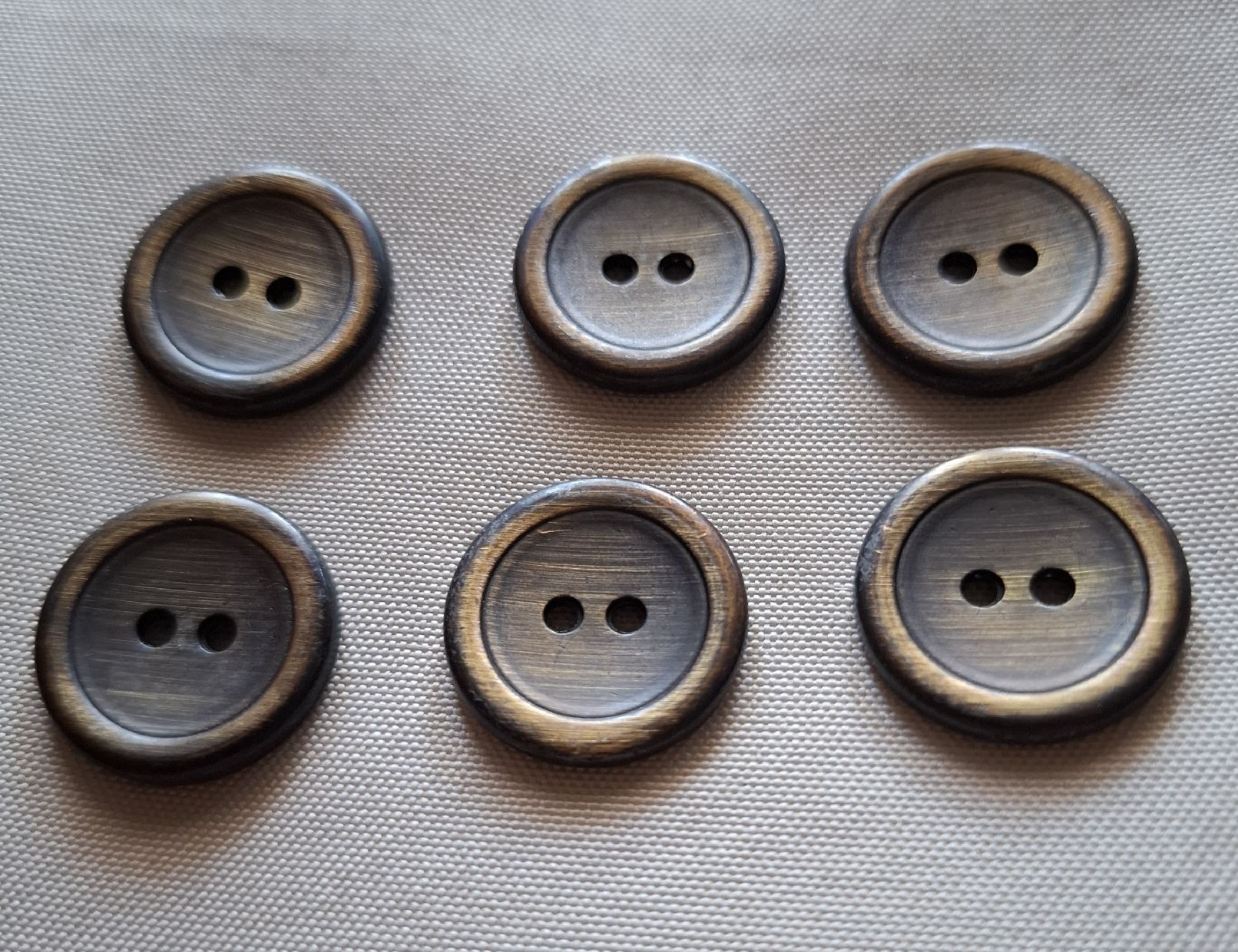 Bottoni: Knöpfe Messing Optik, 6 Stück Durchmesser 20 mm. – Usato da Dietikon venduto da Hirschkopf 6