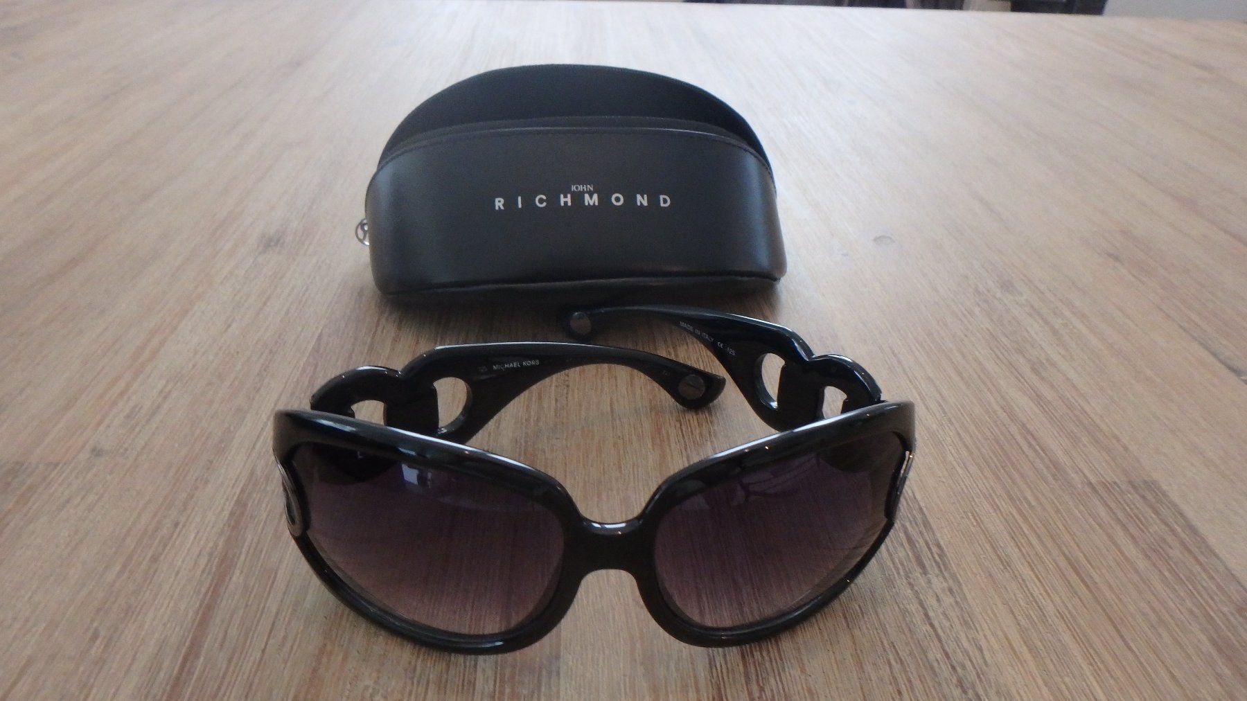 Occhiali & Lenti: John Richmond Sonnenbrille – Usato da Vaduz venduto da RapunzelLissi