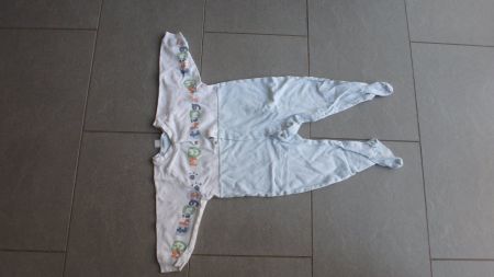 Pyjama mit Füssen Gr 80