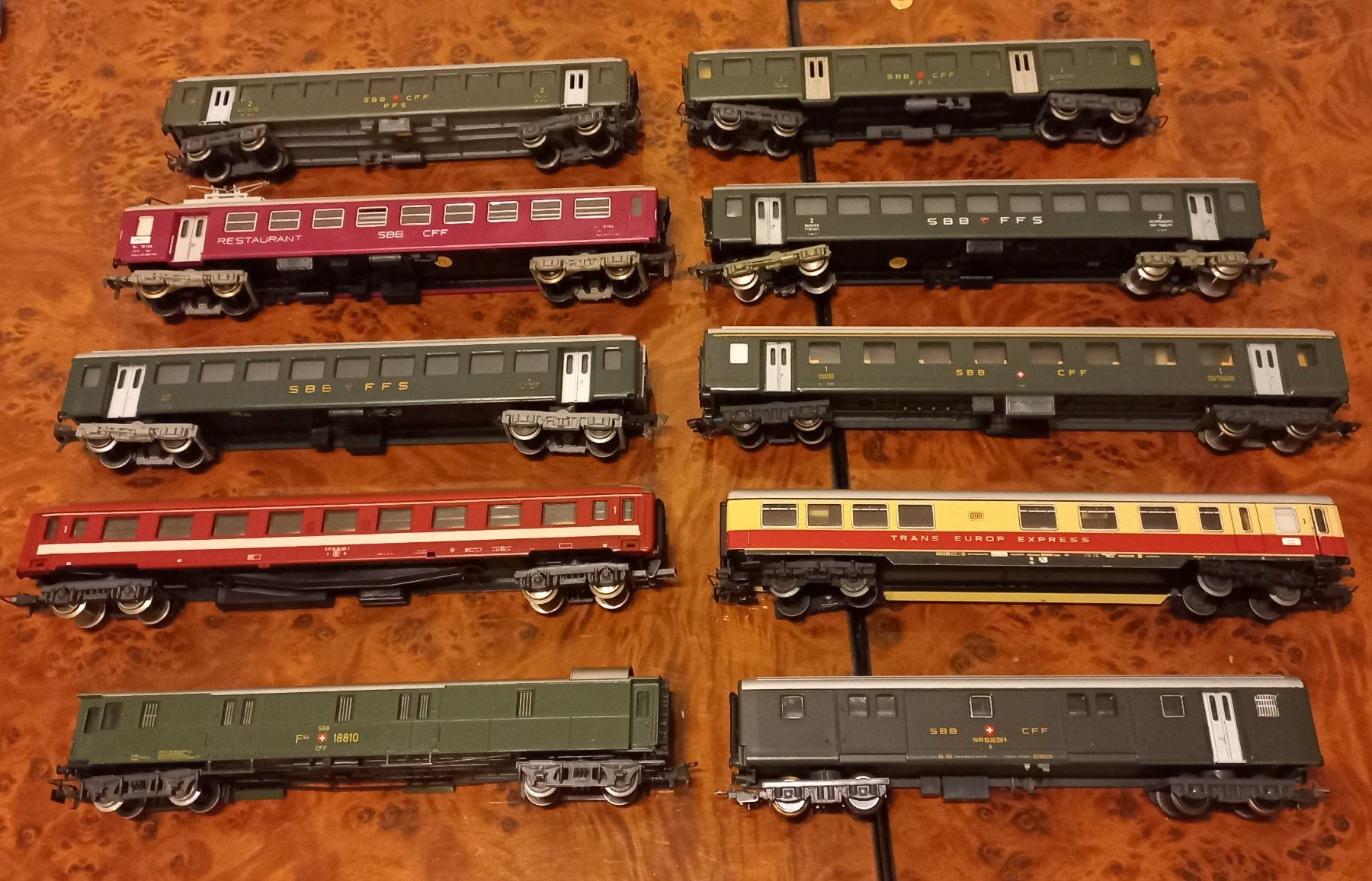 Modelleisenbahnen: Lot de wagon voyageurs – Gebraucht aus Bofflens von Ptitphilou