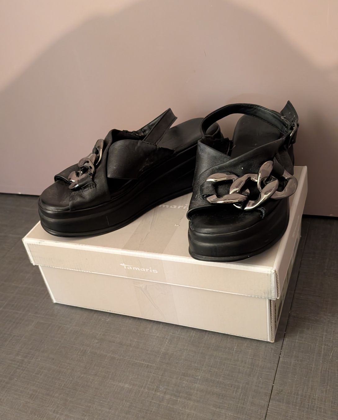 Tamaris Scarpe da donna: Tamaris Black Leather Chain Platform Sandals, Size 38 – Usato da Meyrin venduto da att_mgj5 3