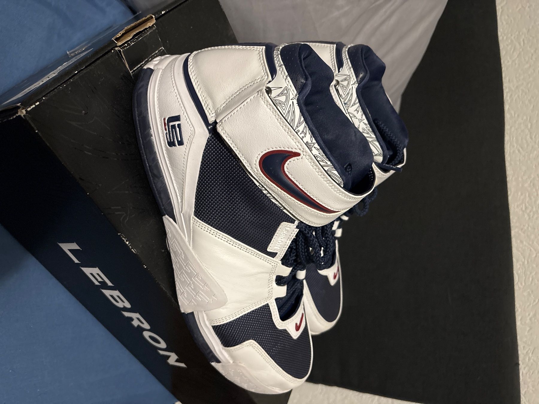 Nike Herrenschuhe: Nike LeBron, baskets, taille 47,5  dans la boîte – Gebraucht aus Fully von boudbois50