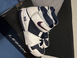 Nike LeBron, baskets, taille 47,5  dans la boîte