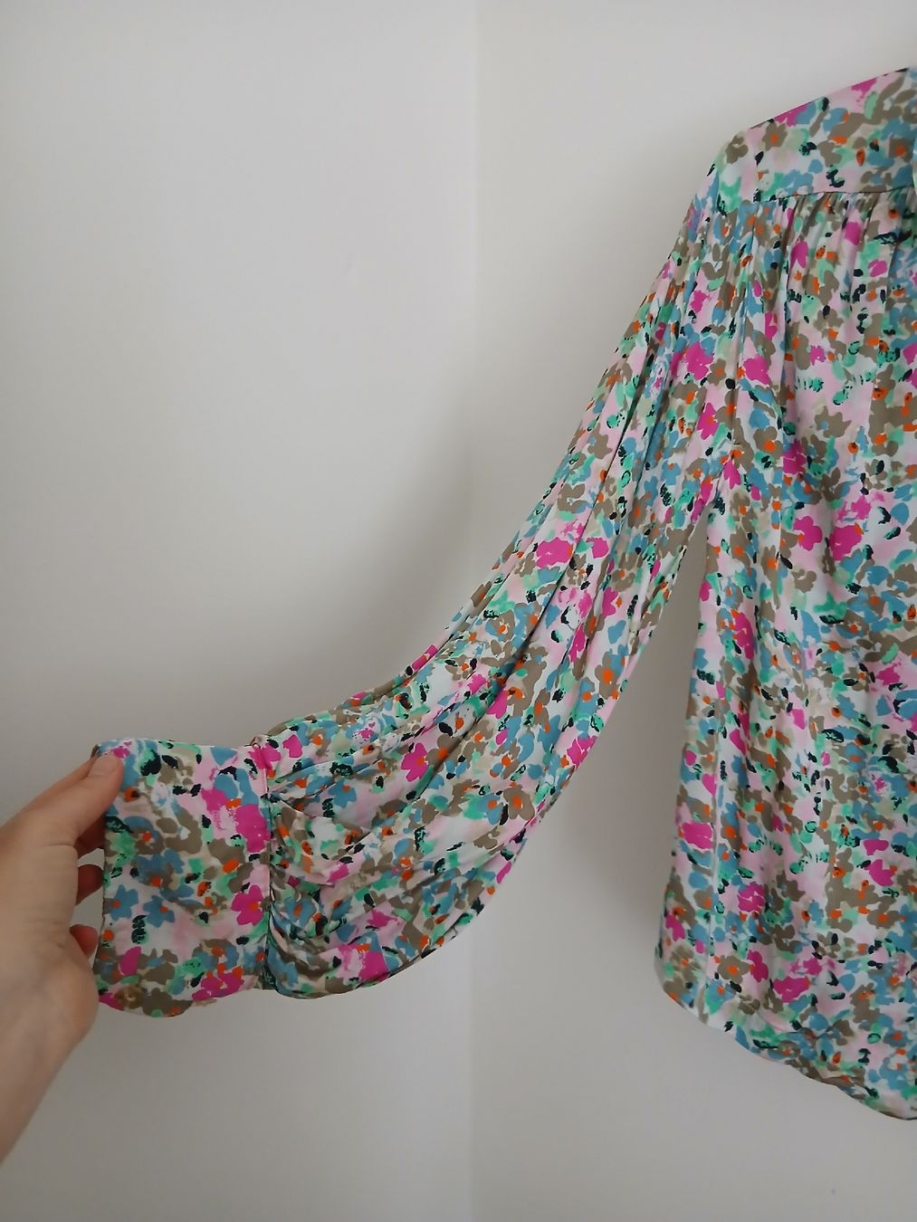 Chemisiers: Imprevu Colourful Blouse Size XS – Neuf (Voir description) à Wil SG par tre_g2l7 1
