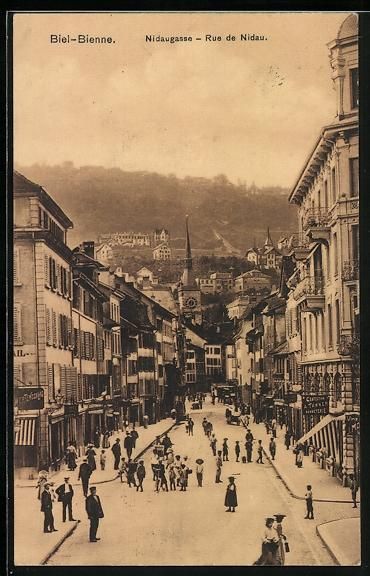 Cartoline postali: AK Biel, Passanten in der Nidaugasse – Usato da Berlin venduto da bartko-reher