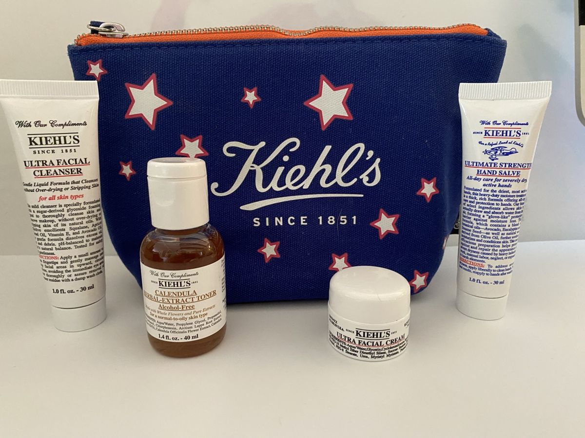 Kiehls Cura del viso: Trousse et produits Kiehl's – Nuovo e nell'imballaggio originale da Bouveret venduto da wes_7zll