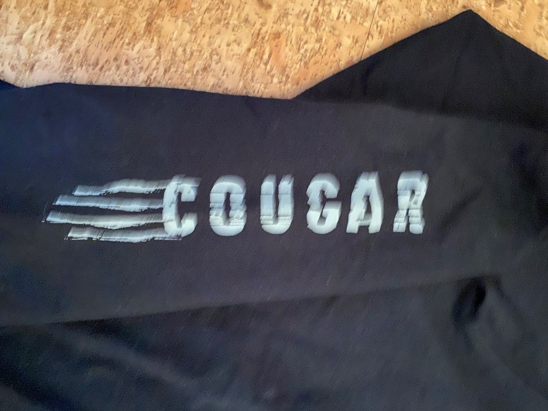 Plaketten & Abzeichen: Cougar Neuchatel seltenes Oberteil – Gebraucht aus Schaan von Auring61 1