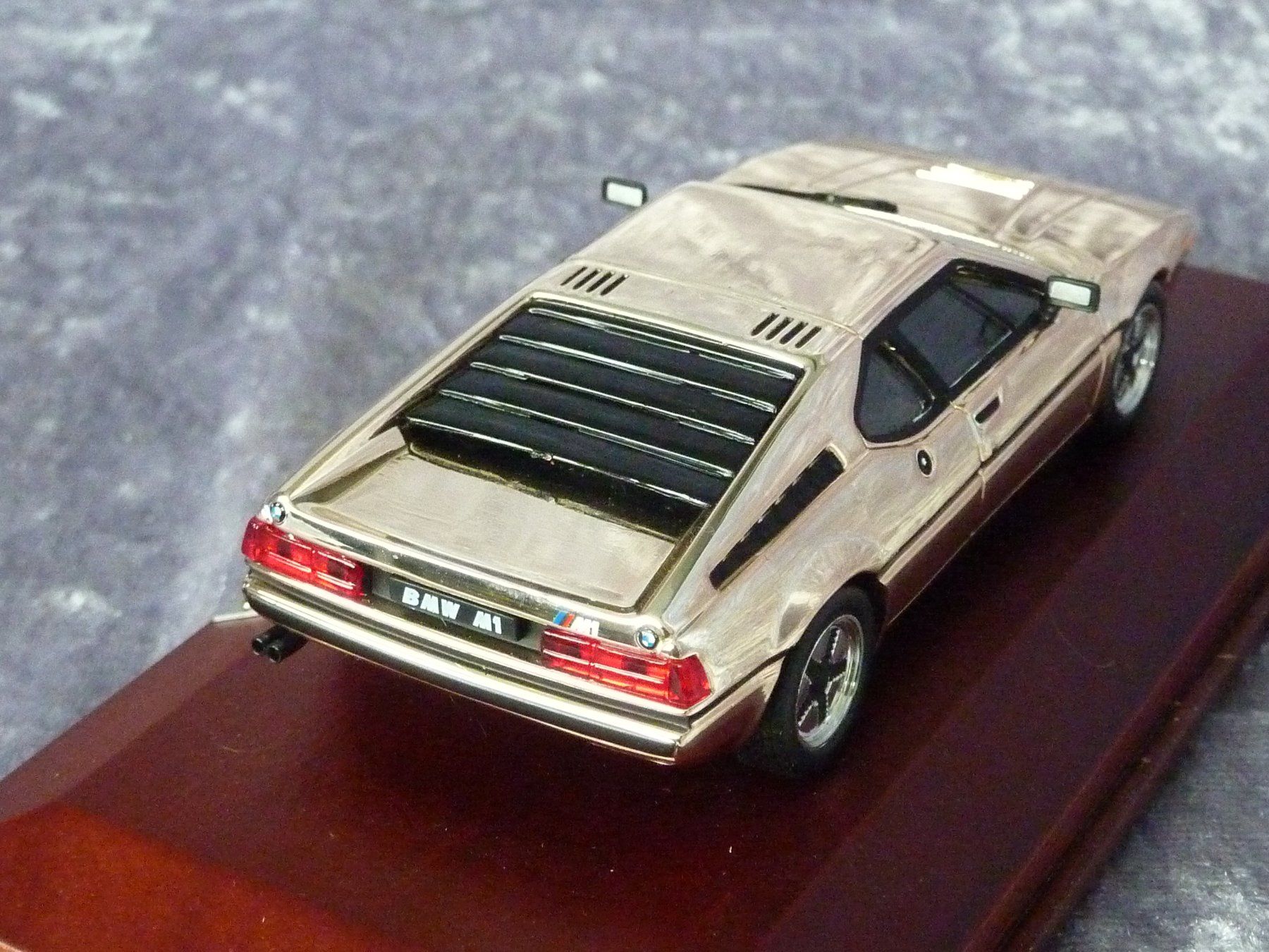 BMW Modellini d'auto: BMW M1 Silver 1:43 – Nuovo e nell'imballaggio originale da Dürrenäsch venduto da modellautos4you 3