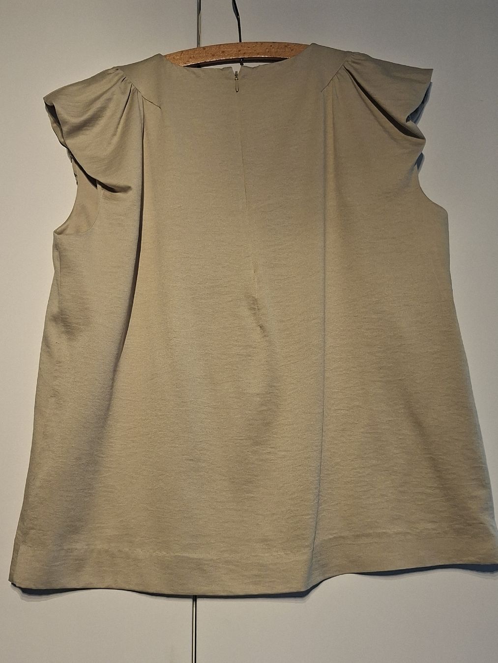 Cos Camicette: Hellgrüne Bluse von COS – Usato da Oberengstringen venduto da Kimchimon 1