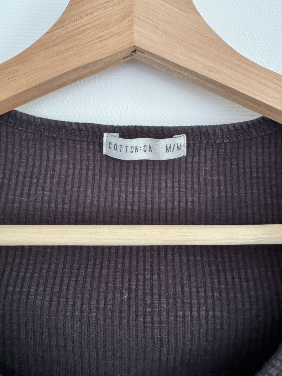 T-Shirts: Crop Top, Cotton On – Gebraucht aus St. Gallen von nikolasbong 1