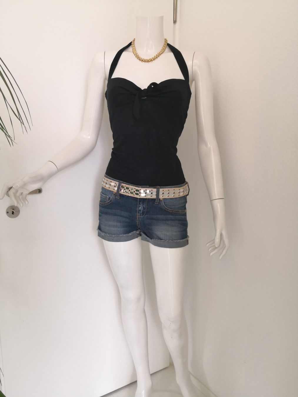 Mango Top: 🤩MANGO TOP SCHWARZ MIT KNOTEN – Usato da Olten venduto da Naja-Twins-Twins 6