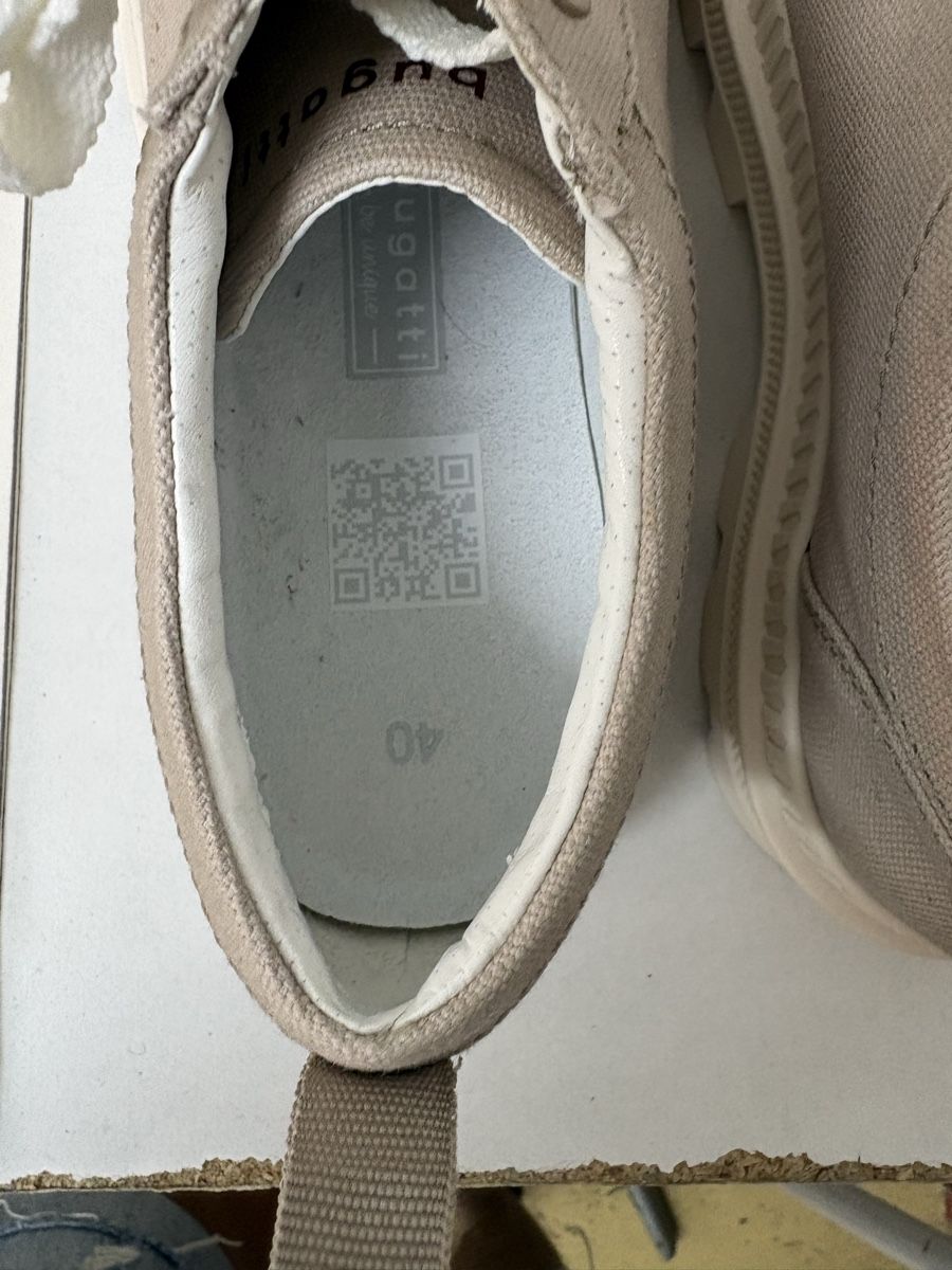 Bugatti Scarpe da donna: Bugatti Sneakers beige Grösse 40 Canvas Schnürschuhe – Usato da Thun venduto da jeff070 3
