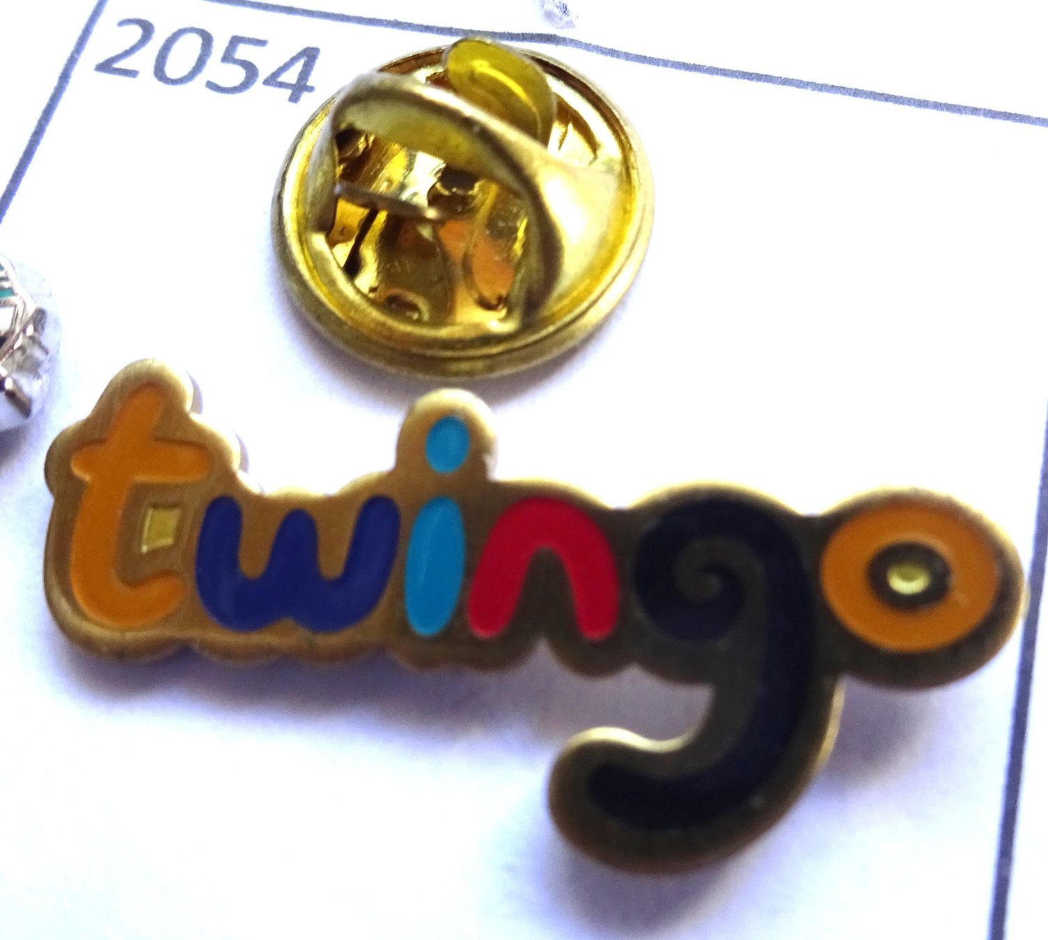 Placchette & Badge: Pin Auto TWINGO farbig – Usato da Utzenstorf venduto da BUtter81