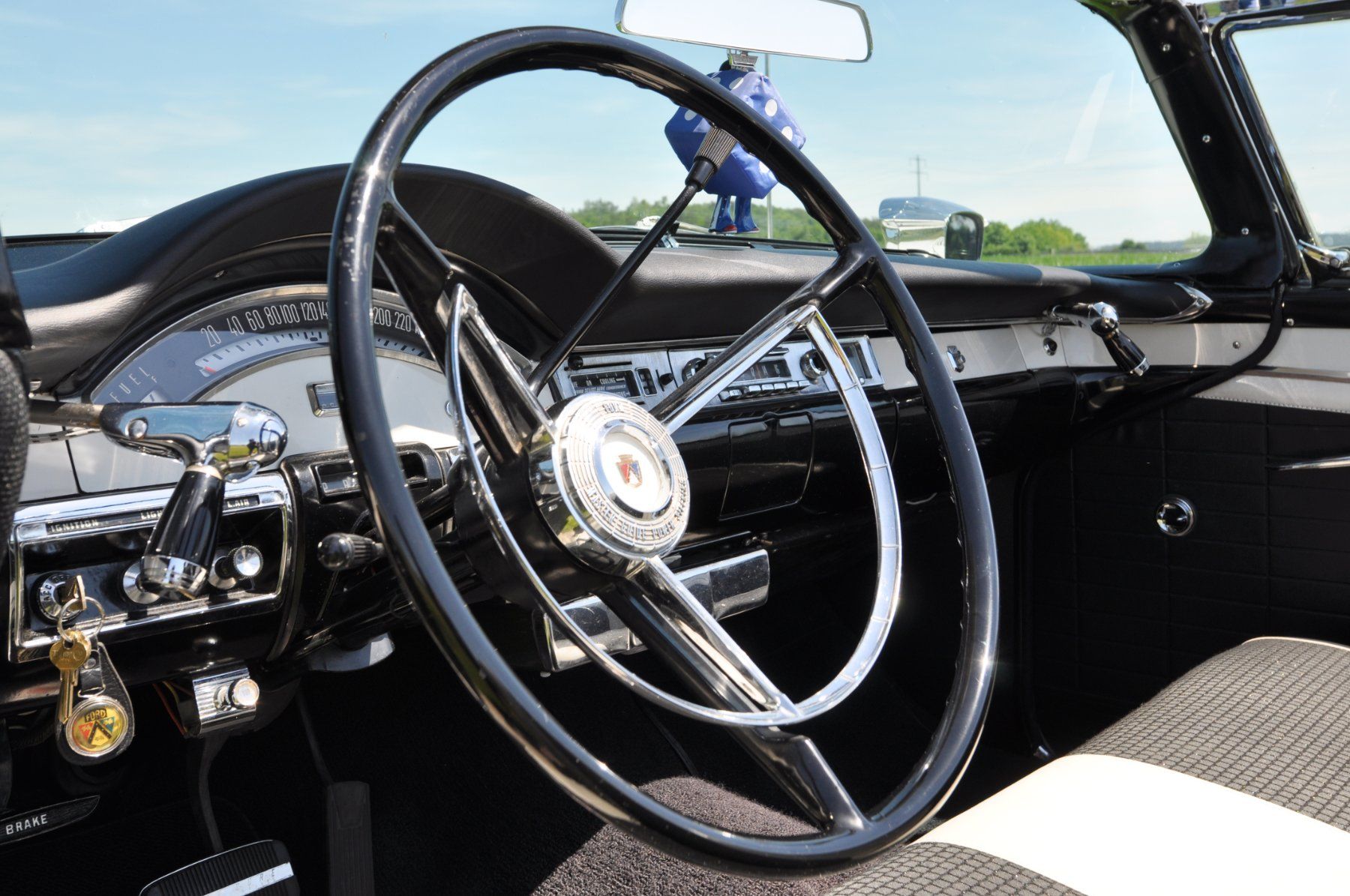 Ford Automobili: Ford Fairlane Retractable, Skyliner 1957 – Usato da Kreuzlingen venduto da Musikremo 5