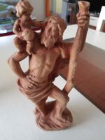 Holzfigur - Vater mit Kind
