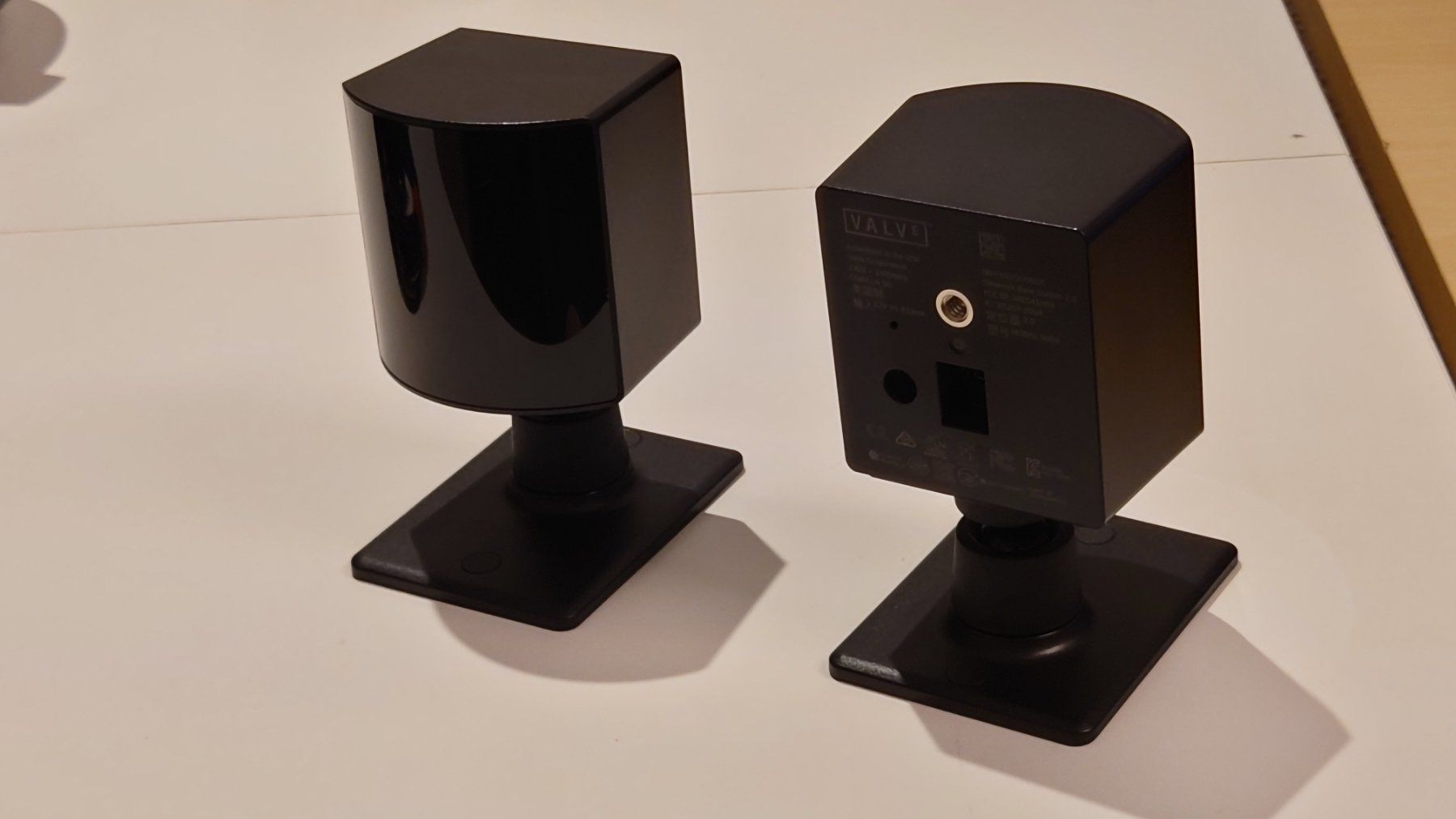 Valve Casco VR: Valve Index Steam VR Headset mit Controller & Basestations – Usato da Volketswil venduto da thedmo_seller 3