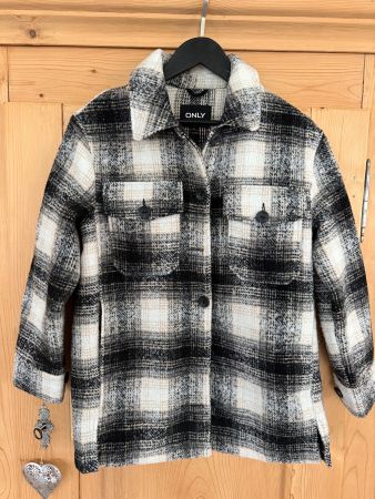 ONLY Hemdjacke kariert schwarz weiss, Gr. XS