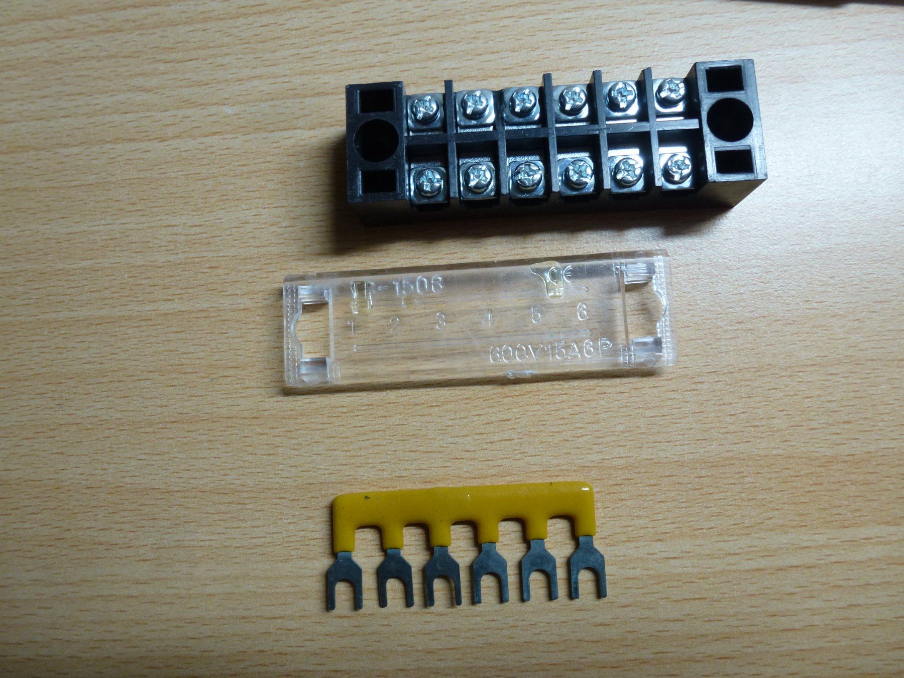 Componenti elettronici: Schraub-Klemmenblock 6fach – Nuovo (secondo la descrizione) da Hombrechtikon venduto da Se9 1