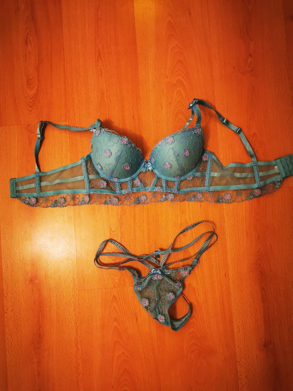 Sonstige Unterwäsche: Elegante Damen Wäsche Set hellblau – Neu (gemäss Beschreibung) aus Balsthal von Leila_Luna 2