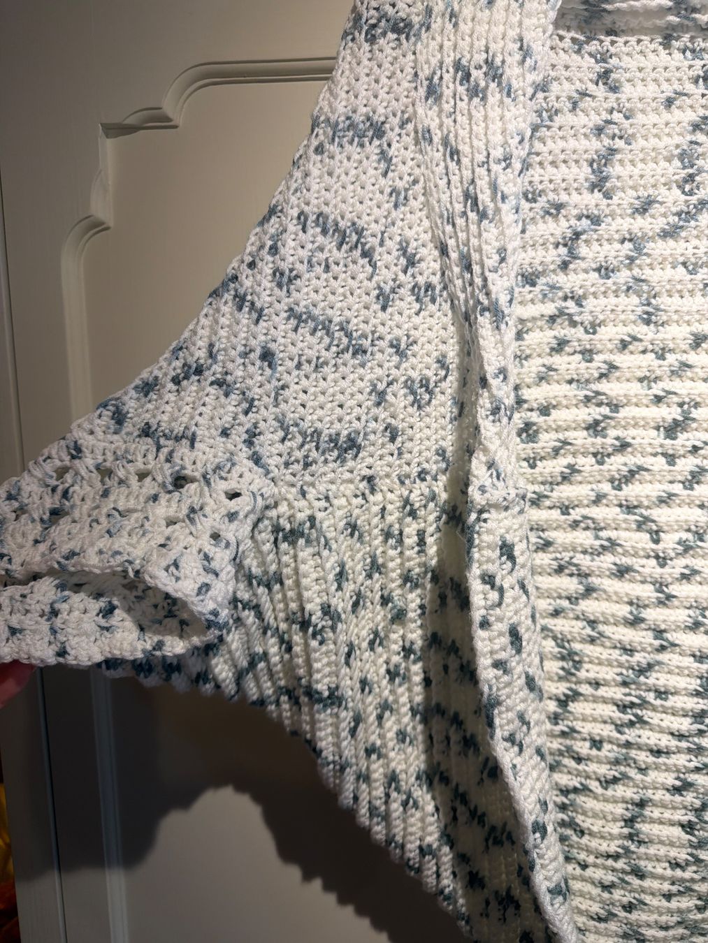 Giacche: STRICKJÄCKCHEN WEISS-BLAU GEMUSTERT, HANDGESTRICKT – Nuovo e nell'imballaggio originale da Meienried venduto da ManuelaBoutique 2