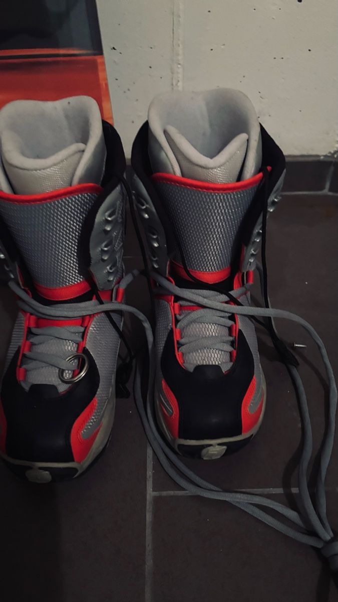 Board: Snowboard mit Bindung und Schuhe  gebraucht – Usato da Fällanden venduto da zh76 1