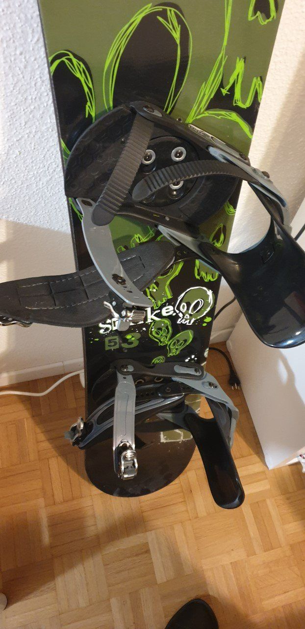 Boards: Green & White Snowboard – D'occasion à Zürich par Caeirop 2