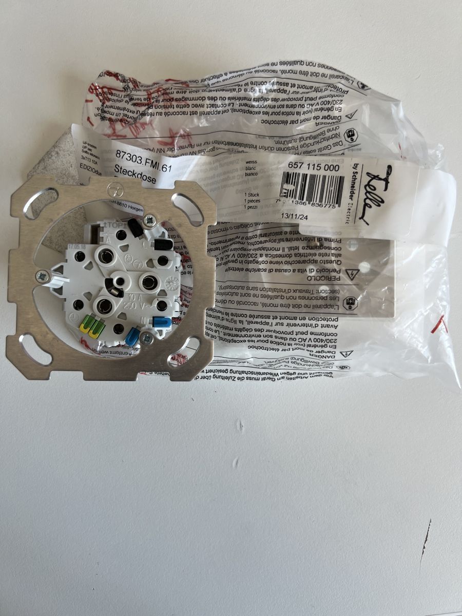 Feller Spine: Steckdose 3xT13 EdizioDue UP – Nuovo e nell'imballaggio originale da Luzern venduto da Elektrogut