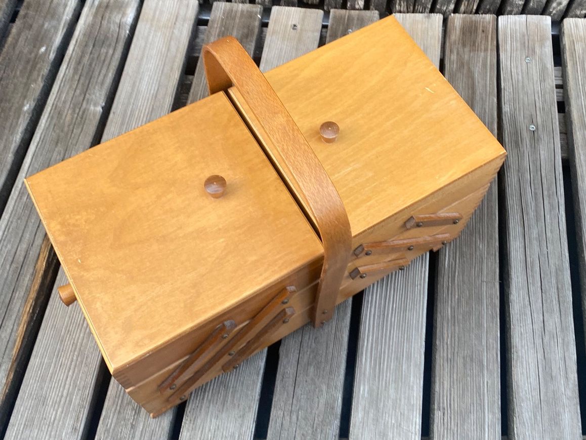 Altro in Bricolage: Grosser Nähkasten 60er – Usato da solothurn venduto da soko75 2