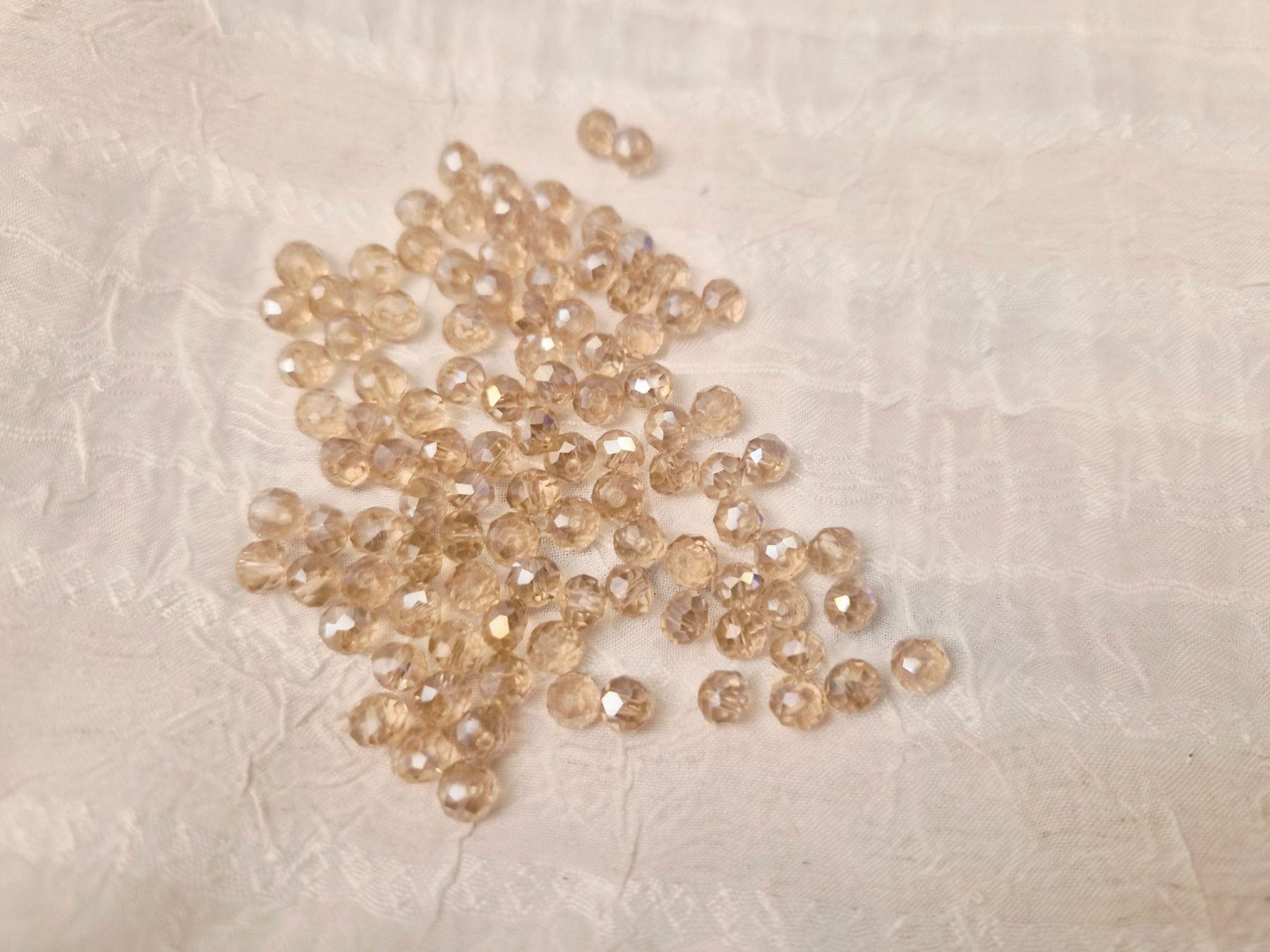 Perle (finte): Glasschliffperlen 6mm 85 stk – Nuovo e nell'imballaggio originale da Dietikon venduto da Eleda