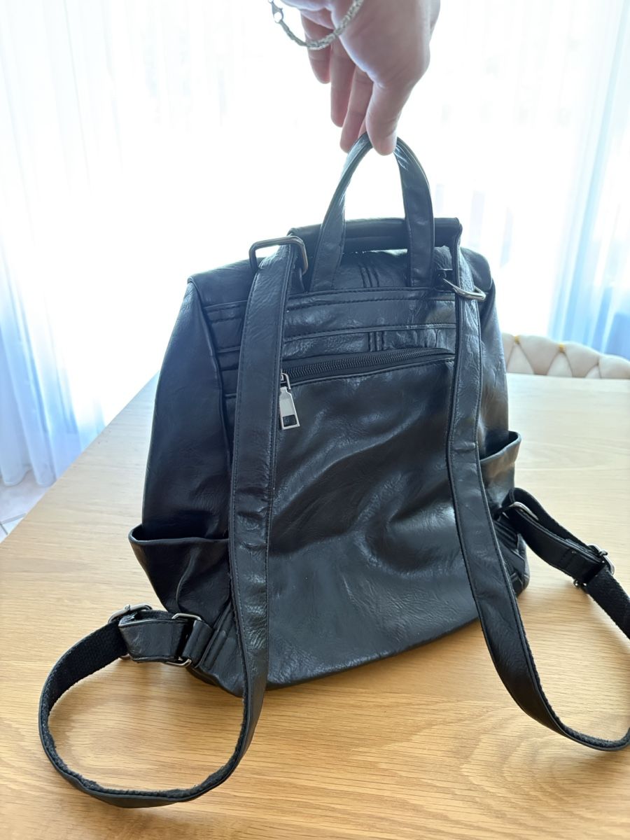 Zaini: Zaino Borsa nero  usato – Usato da S. Antonino venduto da LIKA91