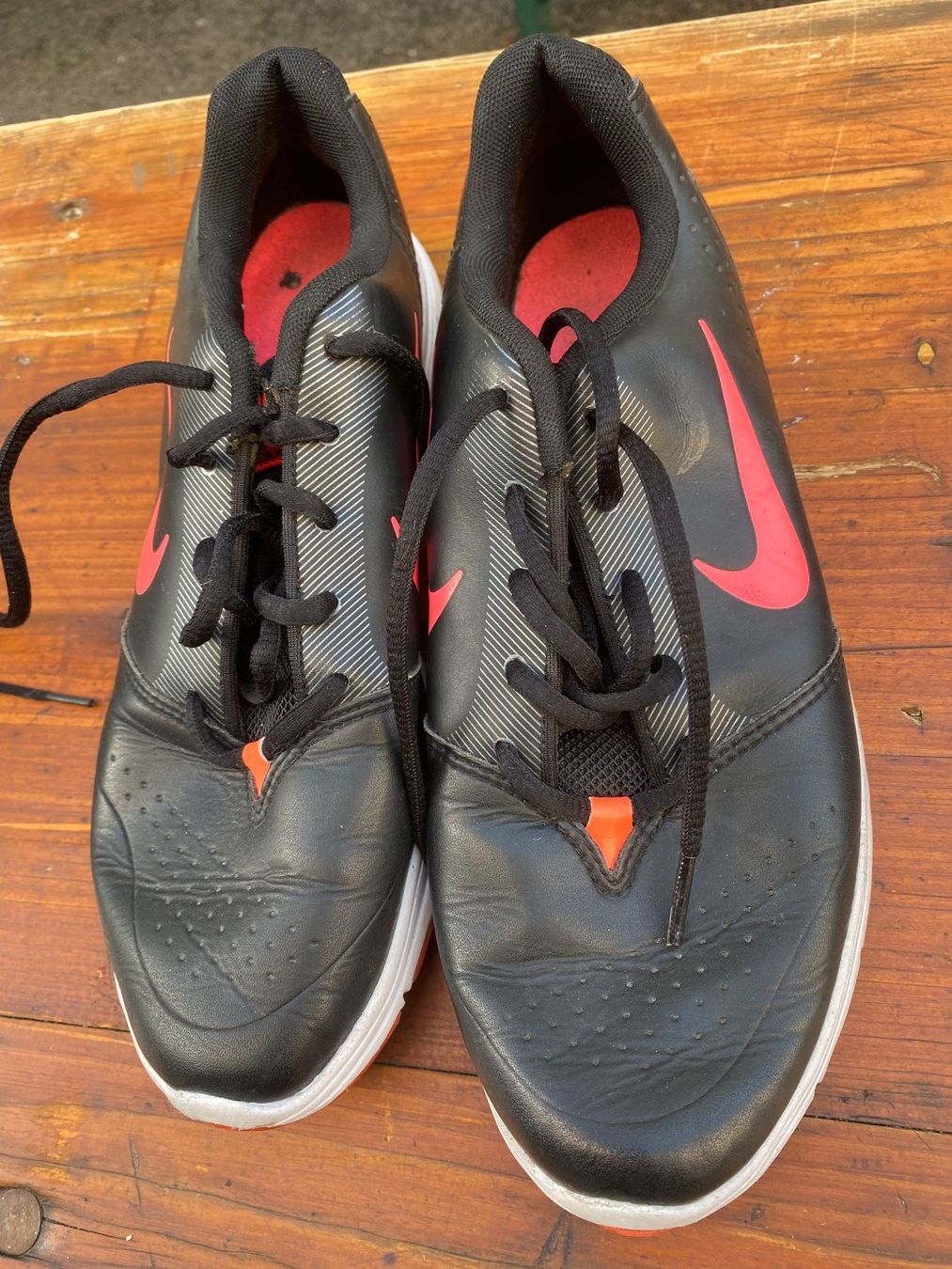 Nike Scarpe da donna: Basket noire Nike – Usato da Montreux venduto da Iza_81199