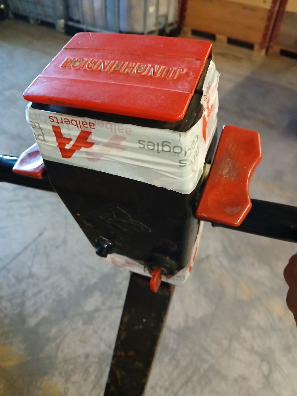 Jungheinrich Gabelstapler & Hubwagen: Elektrohubwagen Jungheinrich – Gebraucht aus Altdorf UR von cue_mf9b 5