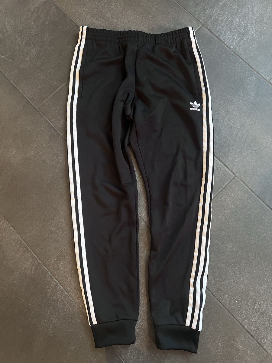Adidas Pantaloni: Adidas Hose Grösse M – Usato da Ebikon venduto da woermli30