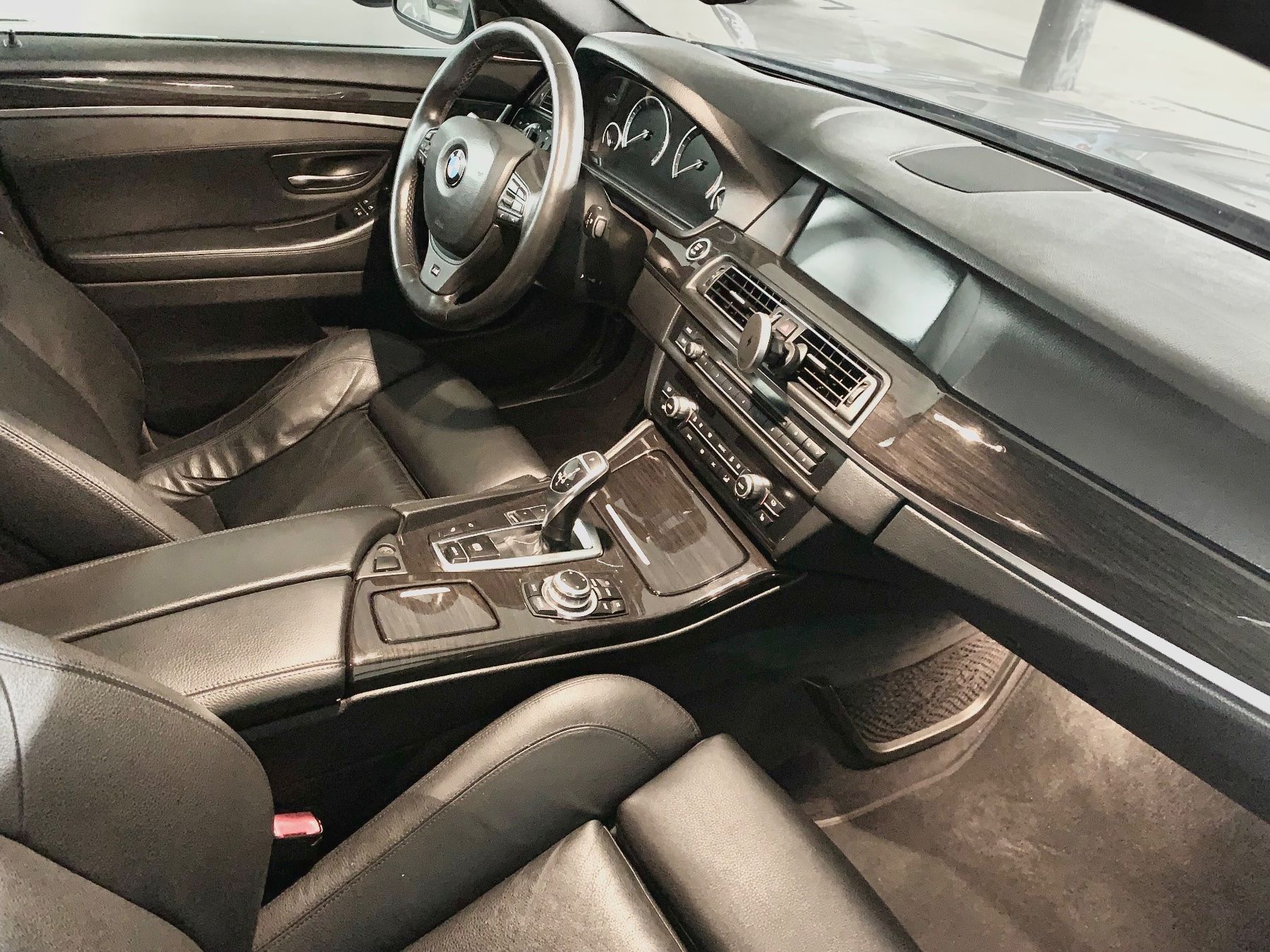 BMW Automobili: BMW F10 535i – Usato da Basel venduto da valokuvaaja 8